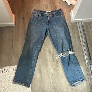 Abercrombie & Fitch 90s  straight low rise. Size 28.